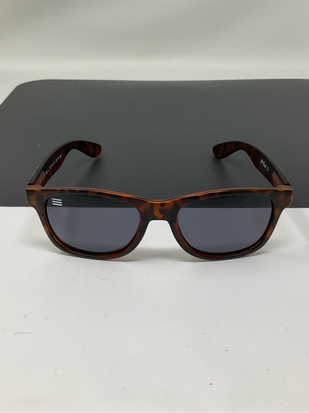 Blenders Polarizes Sunglasses M Class // matte tortoise
